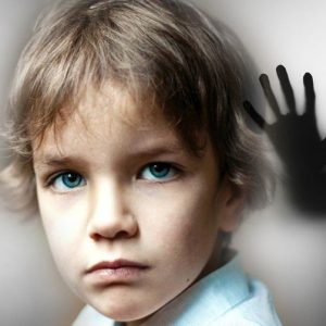 Реинкарнация Реинкарнация – это теория о перевоплощении души после смерти в новое тело. Цель реинкарнации – эволюция сознания. В этой статье я не стану рассматривать реинкарнацию как философию, но постараюсь осветить некоторые «практические» моменты этого процесса. На веру ничего брать не советую, хотя бы потому, что автор статьи не намерен доказывать истинность излагаемой в этой статье теории о реинкарнации. К любой теории стоит относиться трезво, осознавая, что все это просто концепции, которые вероятно могут отражать жизнь. Только личный опыт и прямое знание имеют значение.