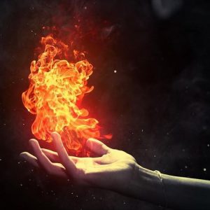 ЗАРЯДКА АМУЛЕТА ОГНЁМ Зарядка огнём может осуществляться при помощи костра, свечи или солнца. Костёр может быть разведён в определённый день, праздник или тот день, который кажется вам значимым, например, в четверг – день Перуна, пятницу – день Макоши и так далее. Ещё более сильным будет влияние костра, если он будет возложен из определённых сортов дерева (дубовые поленья, берёзовые и так далее), без примесей мусора и лишних вещей. Также считается, что огонь будет обладать силой, если он будет живым, то есть разведённым не при помощи спичек, зажигалок или других современных средств, а при помощи старинного способа разведения огня – трения.