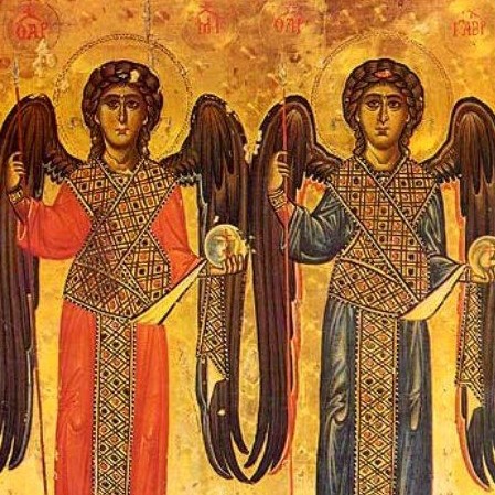 МОЛИТВА МИХАИЛУ И ГАВРИИЛУ АРХАНГЕЛАМ - ОДИН ИЗ СИЛЬНЕЙШИХ ЗАЩИТНЫХ ЗАГОВОРОВ Господи, Боже, великій, безначальный, Царь небесный, пошли архангеловъ Своихъ Михаила и Гавріила на помощь рабу своему (имя) и взяти ми отъ враговъ моихъ видимыхъ и невидимыхъ. Господи, Господи великій, на раба своего (имя) Господи, Господи, великій архистратизе, демоновъ сокрушницы, запретите всѣмъ врагамъ, борющимся со мною, и сотворите ихъ, яко отъца, и сокрушите, яко прахъ предъ лицемъ вѣтру. Господи, Господи, велики архангелы Михаиле и Гавріиле, шестокрилаты воеводы небесныхъ силъ, херувимы и серафими, и всѣхъ ангеловъ и архангеловъ, страшный и чудесный, и честны, и велики Михаиле и Гавріиле, архистратизе неизреченный, и будите ли помощники, рабу своему (имя) въ печалехъ и въ скорбехъ, и въ бѣдахъ; сотворите мя честна у царя и у властей, и у князей, и у вельможъ и у людей; избавите мя, раба своего, и прелестей диявольскихъ. Господи, Господи велики, Михаиле и Гавріиле архистратизи, когда услышите глаголъ раба своего (имя), призывающаго васъ на помощь себѣ, скорите на помощь мою и побѣдите вся противящіяся мое, отжените отъ меня всякаго врага и супостата и оградите мя силою Святаго Духа и молитвами Пречистыя Владычицы нашея Богородицы и Приснадѣвы Маріи, святыхъ небесныхъ силъ, ангелъ и архангелъ, и святыхъ апостоловъ, пророковъ и святыхъ святителей, преподобныхъ отецъ, праведниковъ и безсребрениковъ, и святыхъ мучениковъ, и мученицъ, преподобныхъ женъ и всѣхъ святыхъ отецъ молитвами великимъ воеводамъ небесныхъ силъ. Архангелы Михаиле и Гавріиле, помози рабу своему (имя) избавите мя отъ труса и отъ всякаго врага, и лести діявольскихъ и злаго человѣка, зло мышлящаго на мя, ненавидящихъ мене; и сохрани мя отъ всякаго недуга и отъ всякія притчи; избавите мя, миро благословенное, раба своего (имя) и будете ми помощники и защитники въ бѣдахъ и въ скорбяхъ, и въ печаляхъ, въ пустыняхъ и на распутіяхъ, и на рѣкахъ; избавите мя отъ всякаго труса и потопа, огня, огненнаго меча и напрасныя смерти, и отъ всякаго врага льстива, и буря носимый и отъ всякаго лиха человѣка избавите мя, великіе архистратизе Михаиле, Гавріиле, всегда, нынѣ и присно, и во вѣки вѣковъ. Аминь.