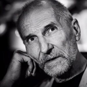 У ЛЮБВИ ЕСТЬ ОДИН ГЛАГОЛ — ОТДАВАТЬ! Я однажды вошел в дом, думал — сейчас компьютер включу, а электричества не было. И я оказался в полной темноте. Лягте как-нибудь в темноте, отключите все «пикалки» и задайте себе такой вопрос: кто вы и как вы живете?
