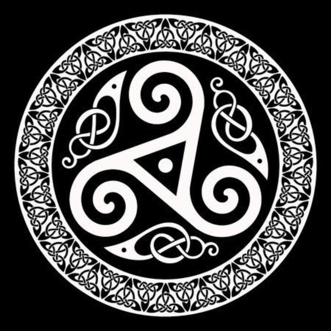 ТРИСКЕЛИОН - ЗНАЧЕНИЕ СИМВОЛА Трискелион (также трискель, трискел, трискеле, от греч. τρισκελης — "трёхногий") — изображение трех спиралей, являющееся центральной фигурой древнего кельтского символизма.