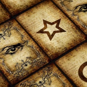 КАК РАЗВИТЬ ИНТУИЦИЮ — КАРТЫ ЗЕНЕРА. ПРОВЕРЬ СВОИ МАГИЧЕСКИЕ СПОСОБНОСТИ ОНЛАЙН Интуиция – это чувство, которое требует тренировки. Для тренировки понадобятся специальные карты, которые придумал психолог Карл Зенер, представляющие собой набор из пяти рисунков. Для данного упражнения используются эти пять карт.