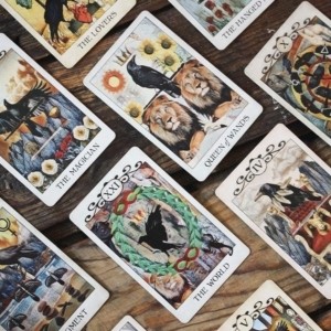 КОЛИЧЕСТВЕННОЕ ЗНАЧЕНИЕ КАРТ ТАРО КОЛИЧЕСТВЕННОЕ ЗНАЧЕНИЕ КАРТ ТАРО ТУЗЫ
4 туза обещают счастливое продвижение дела, но стоит опасаться торопливости в решениях.
3 туза сулят известие или помощь 3 людей.Также 3 связанных события.
2 туза –партнерство, выгода. ДВОЙКИ
4 двойки –решение возможно только сообща.
3 двойки – придется быстро и на ходу менять решения.
2 двойки—произойдут два мелких недоразумения, которые в общем серьезно не помешают ни в чем. ТРОЙКИ
4 тройки –необходимо завершить наконец начатые дела.
3 тройки – обман, ложь, сплетни
2 тройки – сотрудничество, творчество. ЧЕТВЕРКИ
4 четверки – стабильность, порядок, доходы.
3 четверки –то же, но придется потрудиться.
2 четверки – все хорошо, но делам дома, родственникам надо уделить больше времени. ПЯТЕРКИ
4 пятерки—нестабильность, конкуренция, все союзы плохие.
3 пятерки – все стабильно.
2 пятерки—нервотрепка по мелочам, пустые хлопоты. ШЕСТЕРКИ
4 шестерки—гармония, радость.
3 шестерки –достижение цели.2
шестерки—приятные или неприятные сюрпризы. СЕМЕРКИ
4 семерки – обман, разочарование, предательство, корысть.
3 семерки – то, о чем вы спросили решится хорошо.
2 семерки – любовь, союз, удачное партнерство. ВОСЬМЕРКИ
4 восьмерки – активная работа, перемена работы, продвижение.
3 восьмерки – очень выгодный союз или удачный брак.
2 восьмерки – неожданность ДЕВЯТКИ
4 девятки – достижение целей.
3 девятки – доходы, крепкое здоровье (выздоровление), покупки крупных вещей, недвижимости.
2 девятки – письма, бумаги. ДЕСЯТКИ
4 десятки –напряженная ситуация, которая решится успехом.
3 десятки – бюрократическая возня, юридические дела.
2 десятки – хорошие перемены, в том числе знак новой работы. ПАЖИ
4 пажа – вечеринка, тусовка, компания.
3 пажа – праздник, общение с молодежью, детьми.
2 пажа – сплетни, разборки меж друзьями. РЫЦАРИ
4 рыцаря – на ситуацию будут сильно влиять мужчины.
3 рыцаря – встреча, вечеринка, свидание .
2 рыцаря – общение с друзьями. КОРОЛЕВЫ
4 королевы – деловая активность.
3 королевы – девичник. Встреча подруг, сплетницы.
2 королевы – ревность, ханжество, пересуды. КОРОЛИ
4 короля – деловая встреча. Большие планы по работе.
3 короля – мальчишник. Мужская компания …
2 короля – деловой союз, совместное дело. Партнерство любого рода. Также по теме: Короли
4-ре короля, младших арканов, могут значить:
Важное свидание, встреча
жезлы • чаши • мечи
Высокий пост, награда, отличия за заслуги
жезлы • чаши
Перспективное дело Рыцари
4-ре рыцаря:
Ловкость, доминирующая группировка, профессиональная сноровка
жезлы • чаши • мечи
Неожиданная встреча
чаши • мечи
Друзья из прошлого 3 -Дамы ,если нет королевы мечей женский коллектив или подруги,если с королевой мечей враг,который может навредить. Пажи - молодые люди лет до 25 или девушки,планы,разговоры,формирование проектов ,но только в стадии разговоров двойки - неспособность в данный момент принять решения ,кроме двойки жезлов,двойственность сомнения ,индивидуальность. Тузы-всегда начинания
Туз жезлов,активность ,бизнес,новые планы на работу,и готовность действовать
Туз пентаклей,хорошая материальная база,наследство,прибыль,устойчивое положение,выгодные бизнес проекты
Туз кубков прекрасные,гармоничные отношения, начало новых отношений ,понимание ,любовь,
Туз мечей,прорыв,возможно болезненный но нужный ,для будущего,продвижение через препятствия,но результат может превзойти многие ожидания! ПРЕОБЛАДАНИЕ В РАСКЛАДЕ КАРТ: СТАРШИХ АРКАНОВ - ситуация глобально затрагивает Вашу жизнь. МЛАДШИХ АРКАНОВ - ситуация управляется влиянием других лиц, а также говорят о конкретных событиях. ТУЗОВ - Вы на пороге победы. ДВОЕК И ТРОЕК - ситуация находится в периоде становления. ЧЕТВЕРОК - стабилизация либо стагнация. ПЯТЕРОК, ШЕСТЕРОК, СЕМЕРОК - пик развития ситуации. ВОСЬМЕРОК, ДЕВЯТОК, ДЕСЯТОК - финал ситуации.