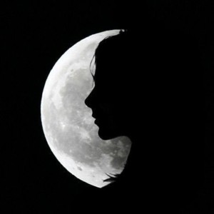 РУНИЧЕСКИЙ СТАВ "ЛУНА" - РАЗВИТЬ ИНТУИЦИЮ И ЯСНОВИДЕНИЕ По тестам проявлялся, скорее как яснознание.