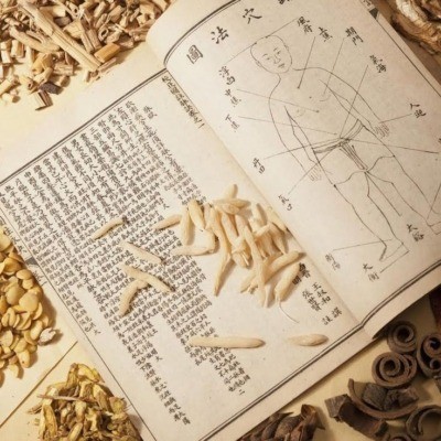 КИТАЙСКАЯ МЕДИЦИНА ДЛЯ МУЖСКОГО ЗДОРОВЬЯ. МАССАЖ ПРОСТАТЫ Большая часть “мужских” возрастных проблем связана с воспалениями и нарушениями функций предстательной железы (простаты).