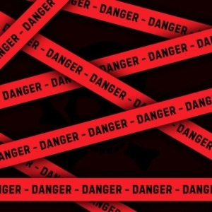 РИТУАЛЫ КРОВИ Подобные ритуалы чрезвычайно опасны, поскольку обеспечивают вызываемым силам (и хорошо, если хватит умения вызвать, кого вызывают, чаще же вызываются сущности Нижних миров, которые питаются силами других, и которых кровь привлекает уже сама по себе, а проводя подобные действия с использованием своей крови, сатанист да и кто угодно открывает канал в Нижний мир и по сути приглашает к себе всех, кто находится рядом) полный контроль над вызывающим, которого том может и не осознавать.